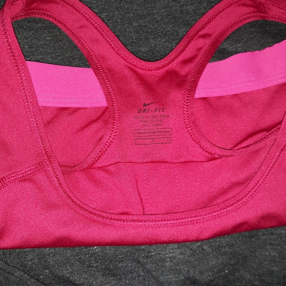 Nike Pro sports bra - Picture 4 of 4